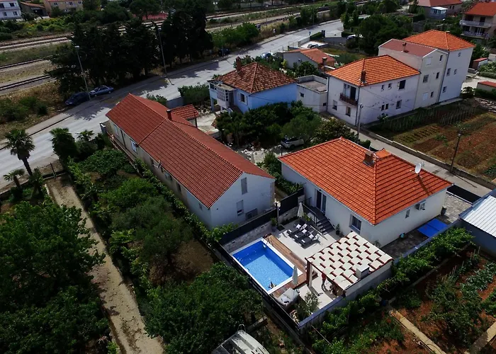 Teuta Zadarvillas Vila *